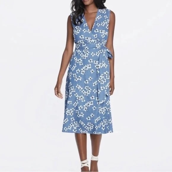 Draper James Dresses & Skirts - Draper James Miranda Wrap Dress Floral Chambray